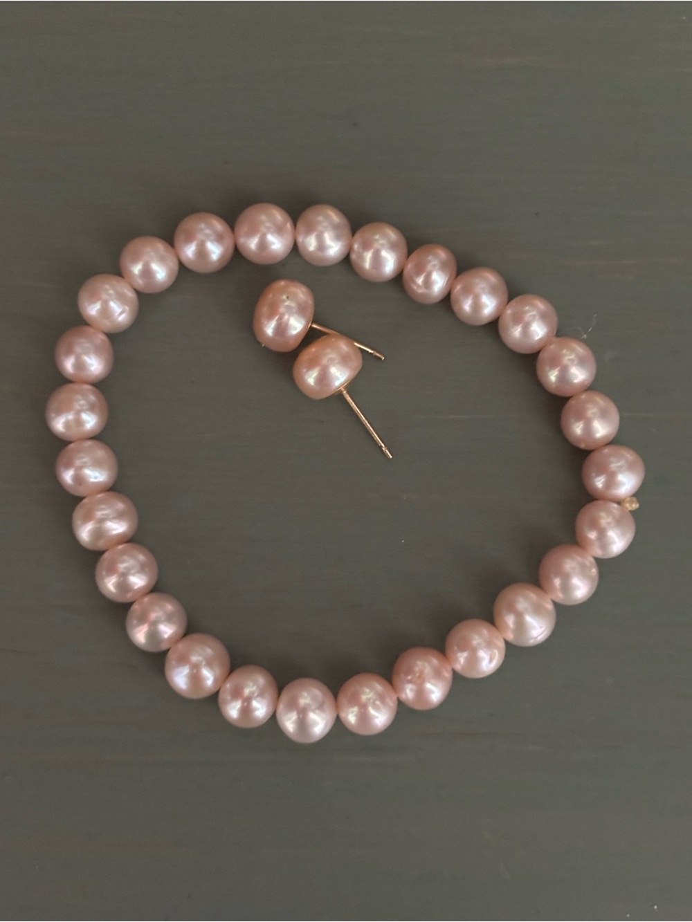 Mauve Freshwater Pearl Bracelet with matching 14k gold post Earrings Set